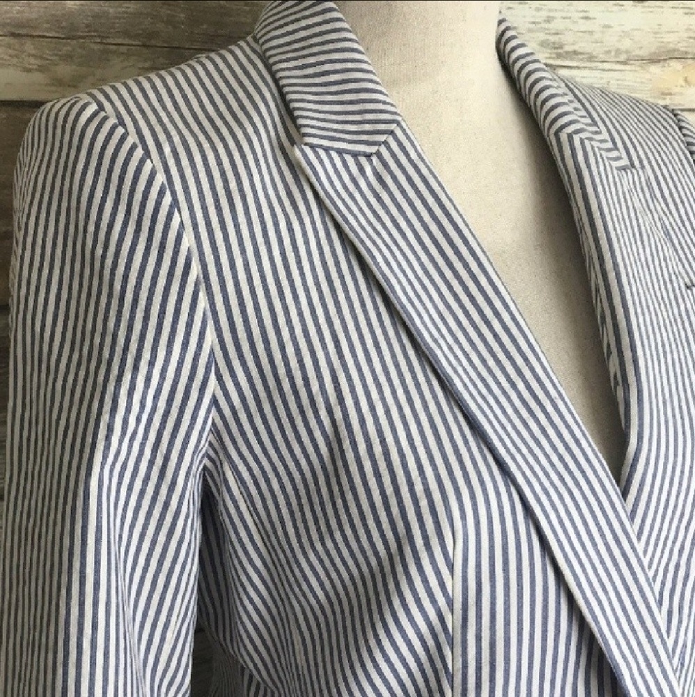 LIKE NEW BANANA REPUBLIC ONE BUTTON BLAZER 8😍